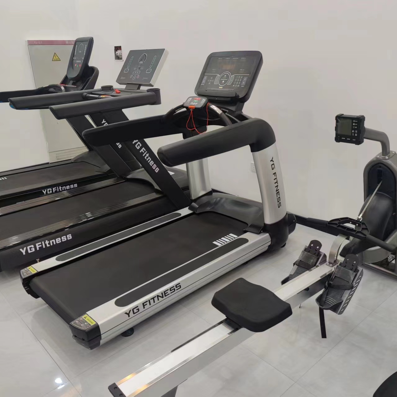 Running Gear Equipment - Gym Use Electric Treadmill 3 HP